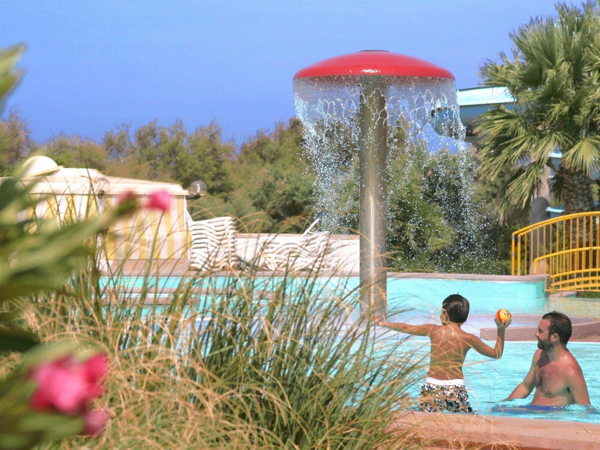 Camping Villaggio Lamaforca Torre Santa Sabina Buitenkant foto